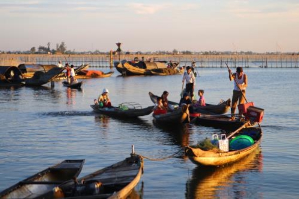 La lagune Chuon avec les vrais pêcheurs Hue du Centre Vietnam