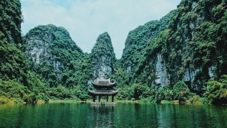 Ninh Binh Vietnam – Découverte des grottes à Trang An