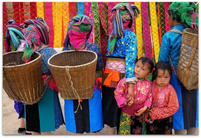 Bac Ha Vietnam Voyage proche des gens & Visiter le marché Bac Ha coloré
