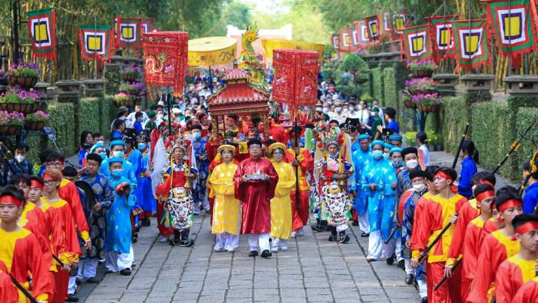 Fêtes traditionnelles au Vietnam / Fêtes religieuses et pratiques spirituelles au Vietnam