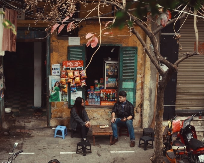 Pourquoi les Vietnamiens font les tabourets et tables bas ?