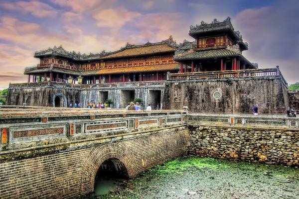 Pourquoi visiter Hue ? Guide essentiel pour découvrir l’ancienne capitale impériale du Vietnam