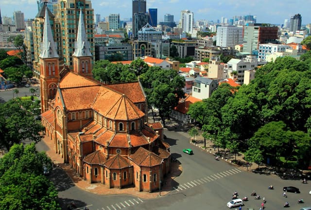 Cathédrale Notre-Dame de Saigon / Symbole français au Vietnam
