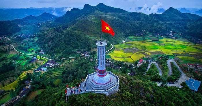 La tour du drapeau de Lung Cu au nord du Vietnam : symbole sacré de la souveraineté vietnamienne